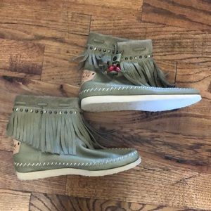 Buyamba green booties